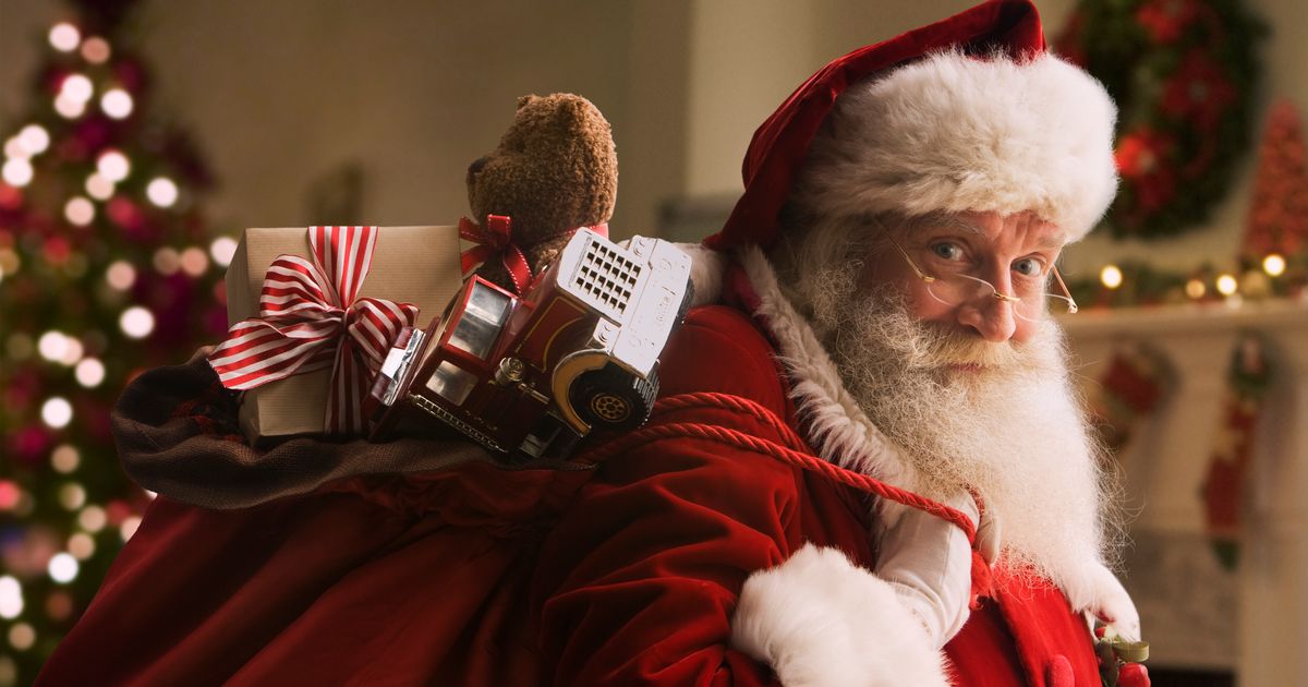 Les enfants de Noël présentent des cadeaux