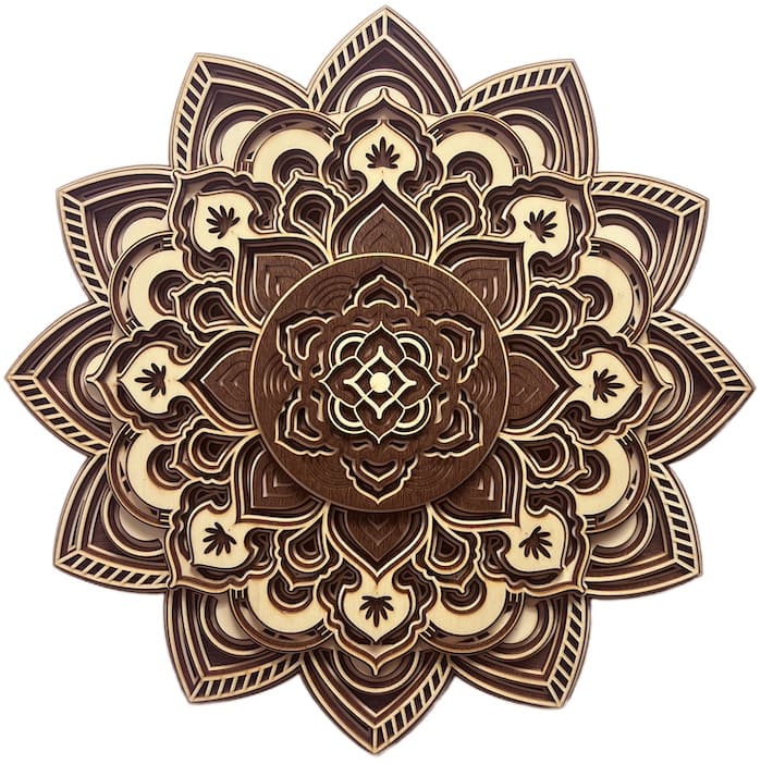 Mandala rose sur le mur en bois 3D à suspendre au mur à la main