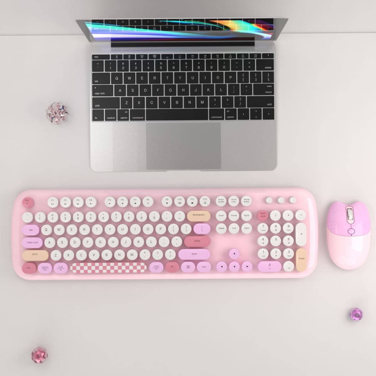 clavier et souris sans fil modernes et tendance roses