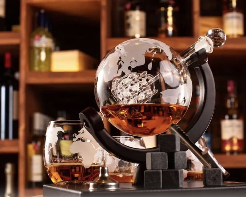 Coffret à whisky de luxe en forme de globe avec bateau