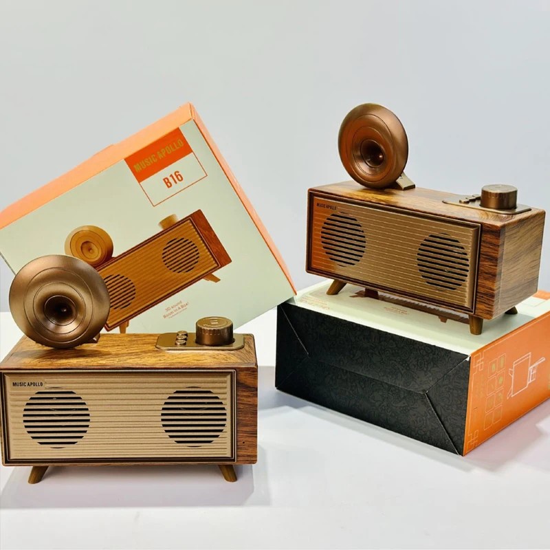 mini petite vieille radio en bois en bois design rétro vintage