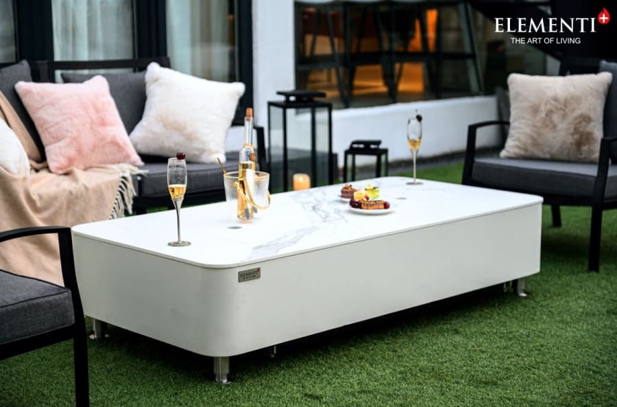 table de jardin décorative avec cheminée à gaz de luxe en marbre blanc