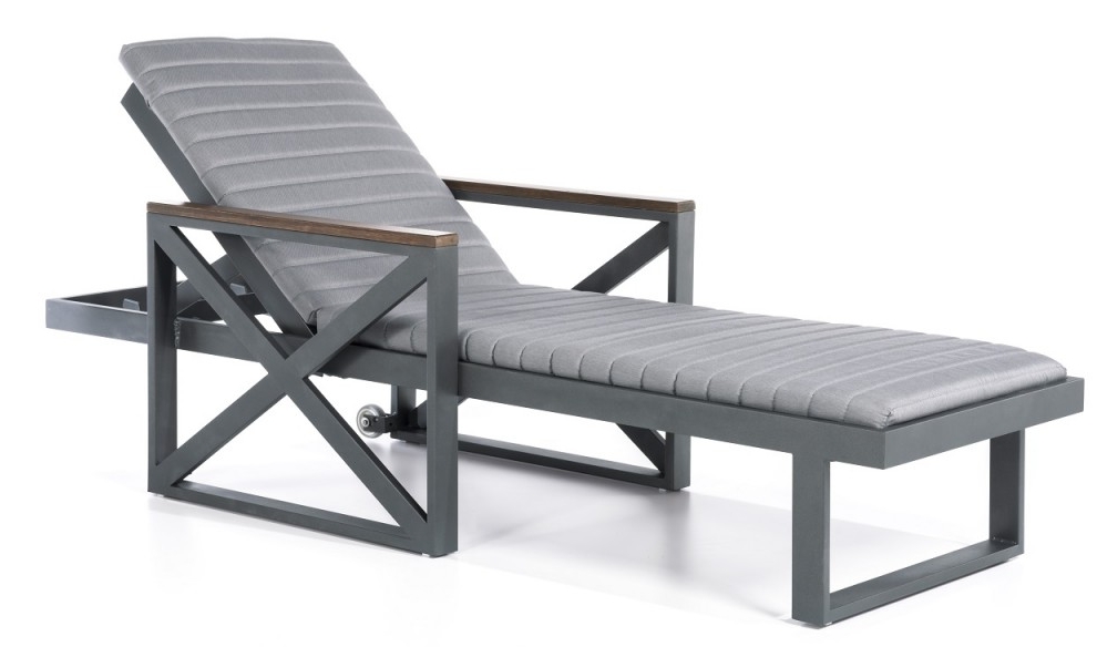 chaise longue dans le jardin d'une manière moderne et exclusive