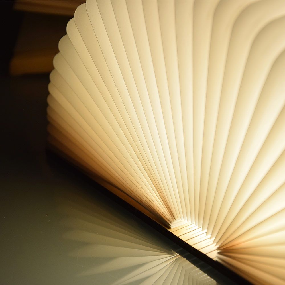 lampe pliante de livre éclairée