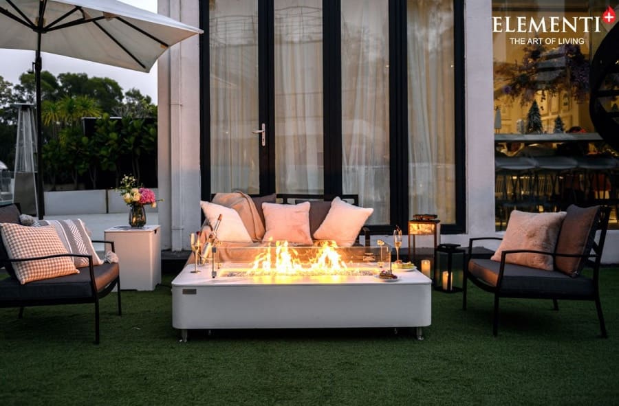 foyer pour la terrasse comme table luxueuse en marbre blanc