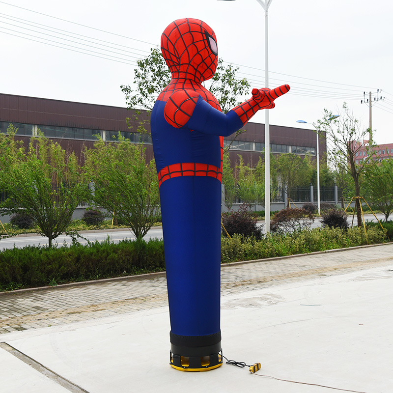 figurine danseuse de l'air spiderman - publicité commerciale ballon du ciel agitant un gars